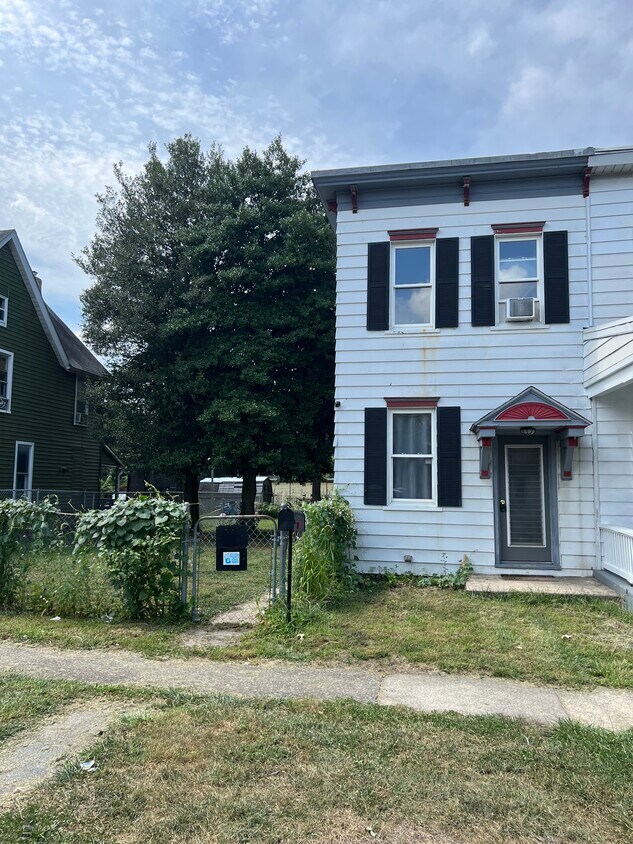 916 Norwood St, Harrisburg, PA 17104 Townhome Rentals in Harrisburg