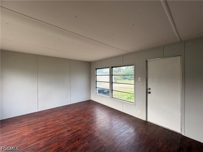 Building Photo - 7838 Ebson Dr