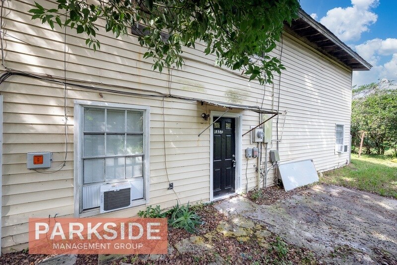 Primary Photo - 1094 N Lakewood Ave