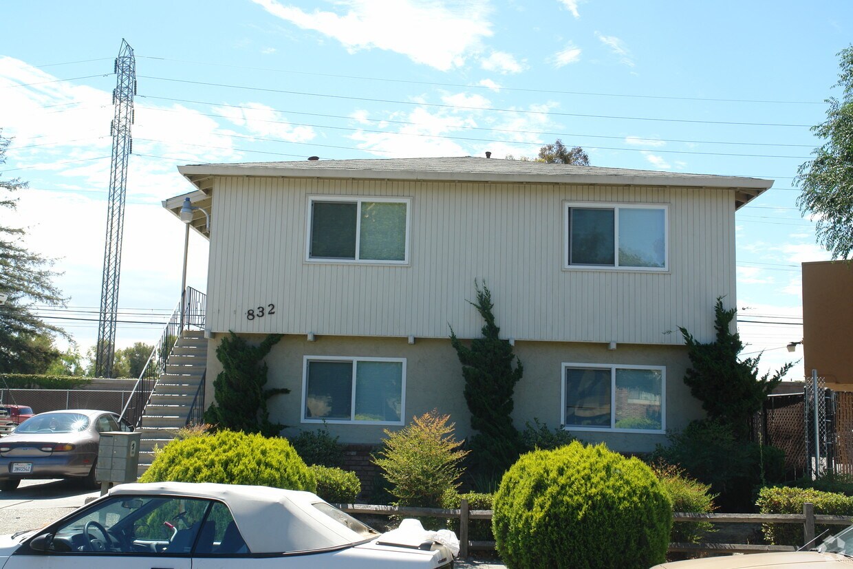 Foto del edificio - 832 Deland