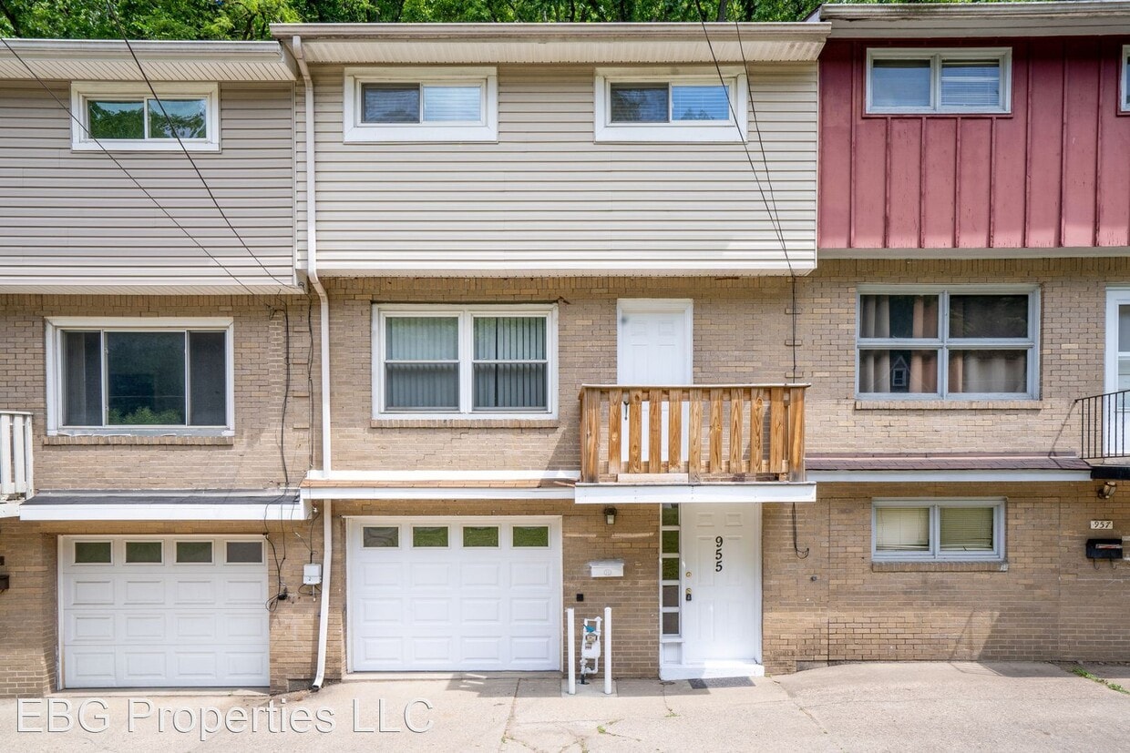 3 br, 1.5 bath House 955 Hazel Ave House for Rent in Ambridge, PA