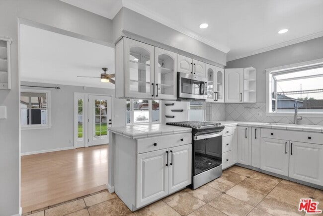 Foto del edificio - 17316 Wilkie Ave