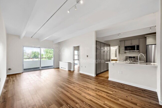 Foto del edificio - 551 N Pearl St
