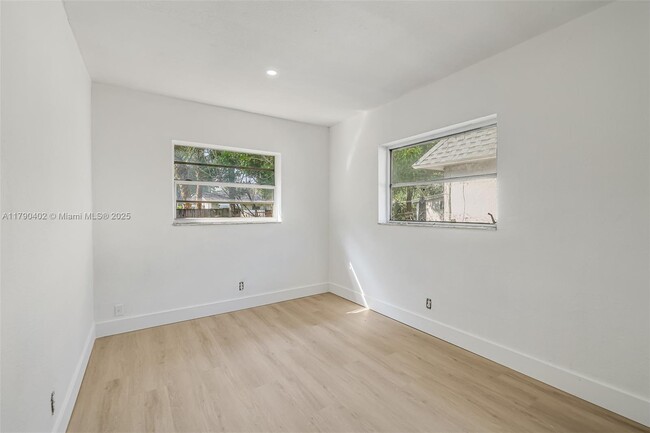 Foto del edificio - 1621 NW 8th Ave