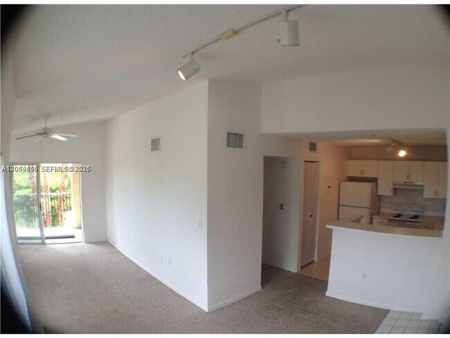 Foto del edificio - 2031 Renaissance Blvd
