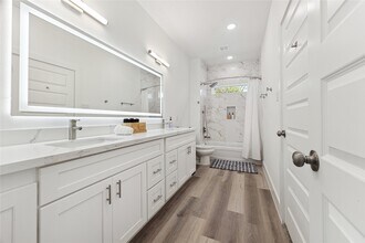 Building Photo - 3828 Noah St