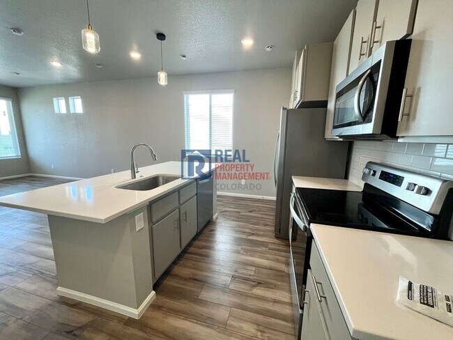 Foto del edificio - 9254 Henson Pl
