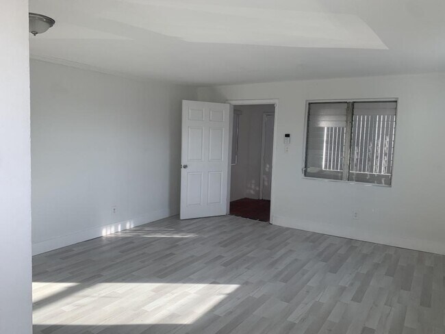 Foto del edificio - 1444 W 28 St