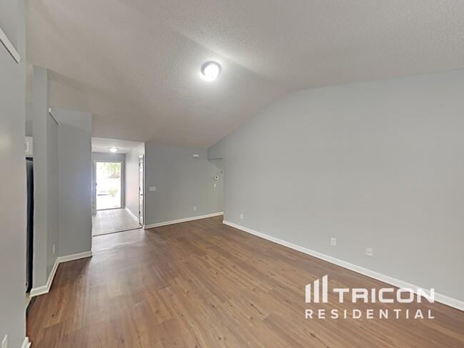 Building Photo - 239 Longshadow Dr