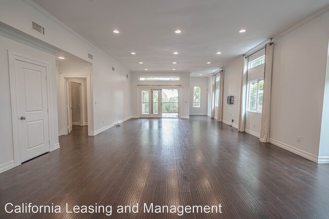 Building Photo - 3 br, 2.5 bath House - 22202 Avenue San Luis