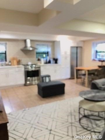 Building Photo - 76-10 Cooper Ave