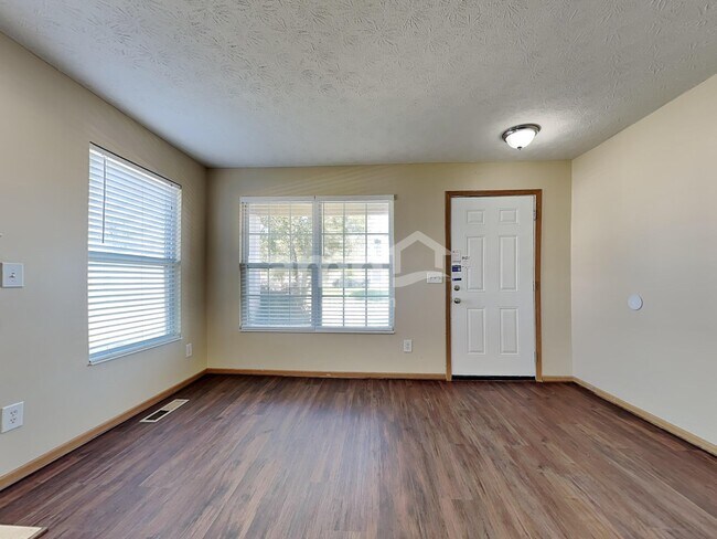 Foto del edificio - 962 Kemper Meadow Dr