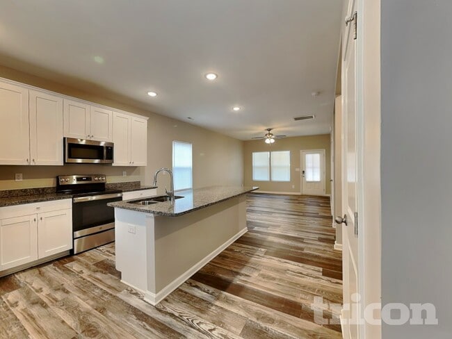 Building Photo - 808 Caper St