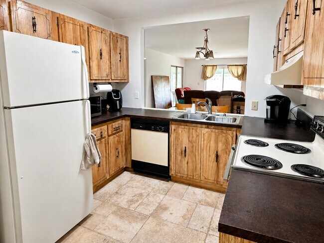 Building Photo - 12497 Guilford Way