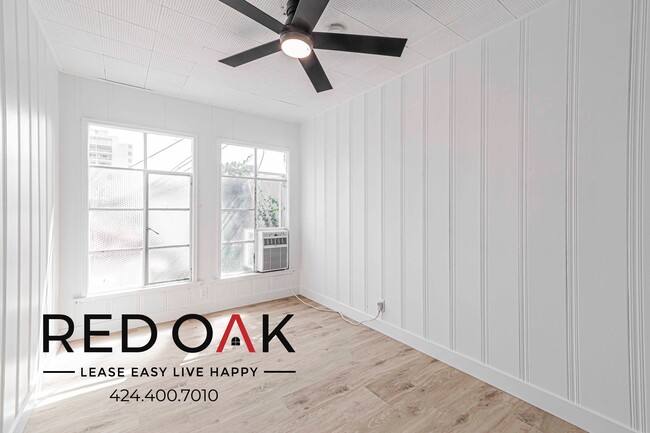 Building Photo - 1111 N Doheny Dr