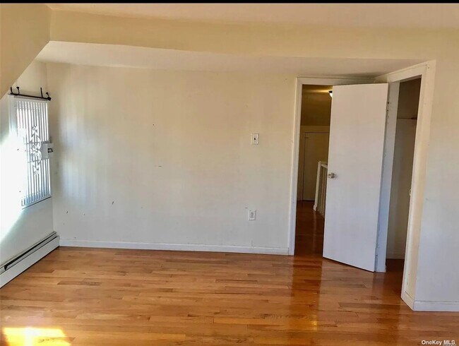 Building Photo - 108-39-108171 171st Pl