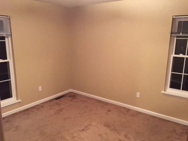 Foto del edificio - 210 Suffolk Dr