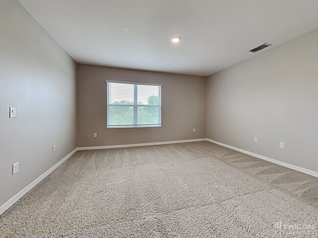 Building Photo - 242 Meadowbrook Blvd