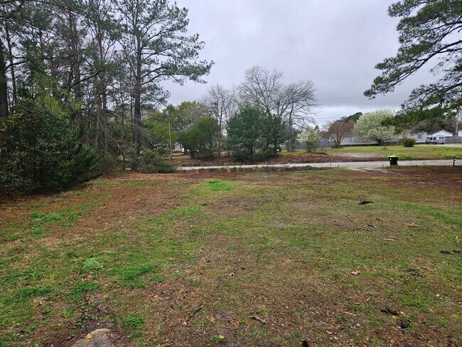 Foto del edificio - Great unfurnished 3 Bedroom, 2 bath home located in Sneads Ferry