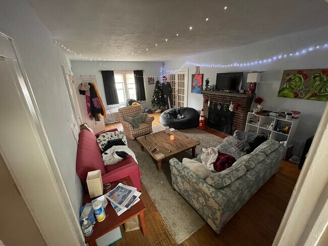Foto del edificio - 34 Cherry Ln