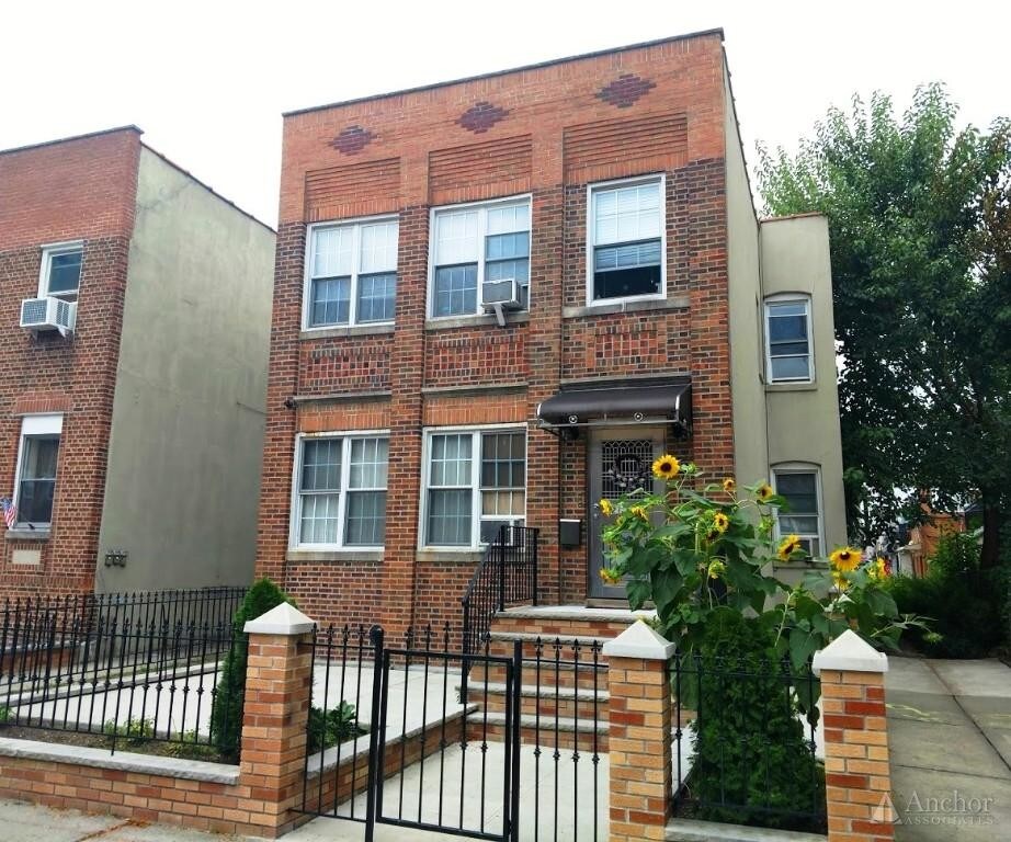 Primary Photo - 21-71-71 36th St