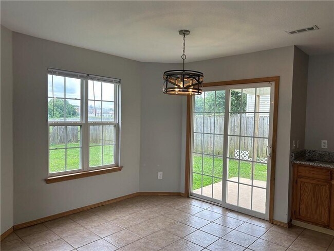 Building Photo - 308 Grant Springs Dr