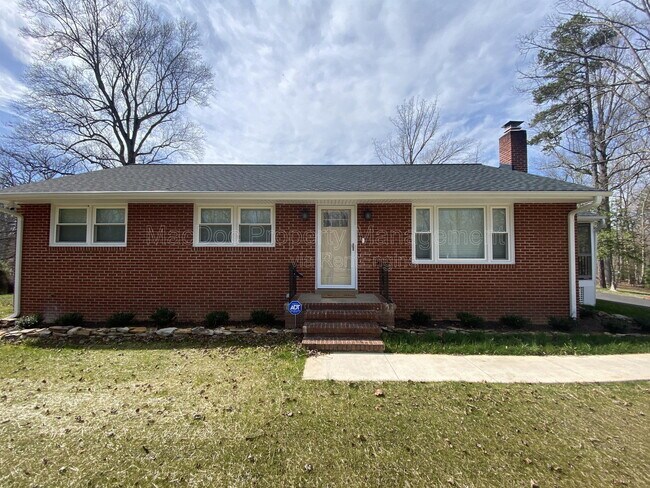 Foto del edificio - 15101 Spotswood Furnace Rd