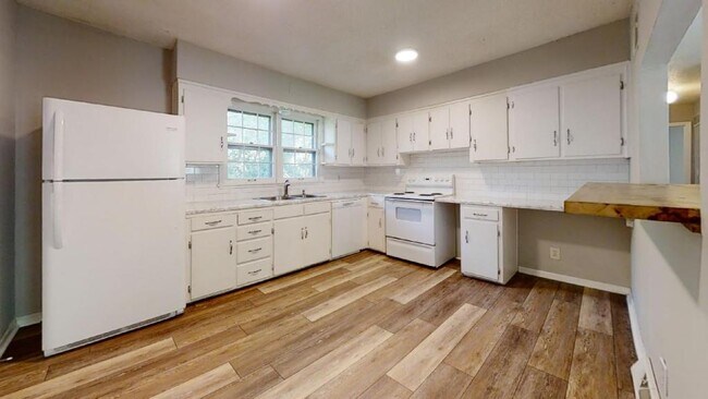 Foto del edificio - 5521 N. Highland Ave.