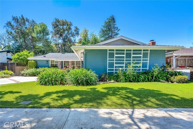 Foto del edificio - 26835 Basswood Ave