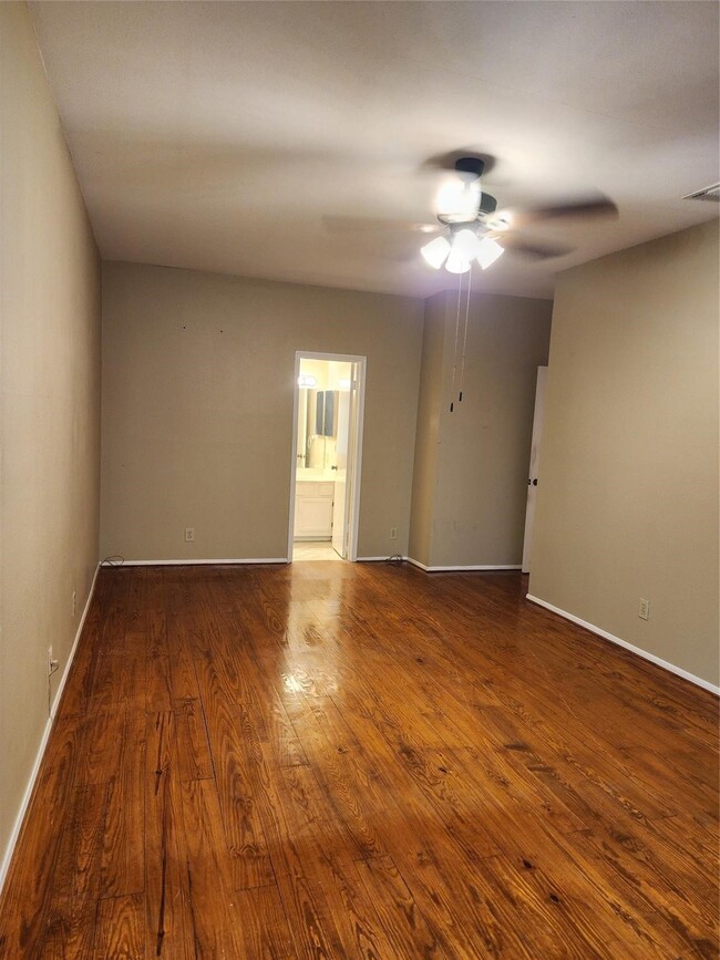 Building Photo - 7399 Regency Square Ct