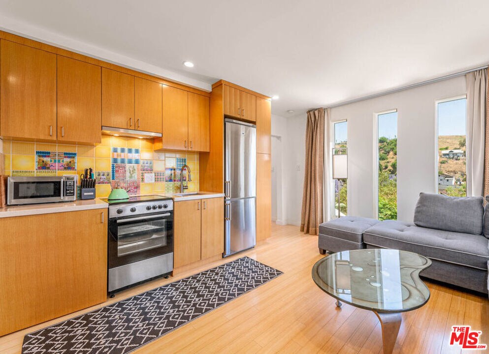 Foto principal - 3116 Johnston St