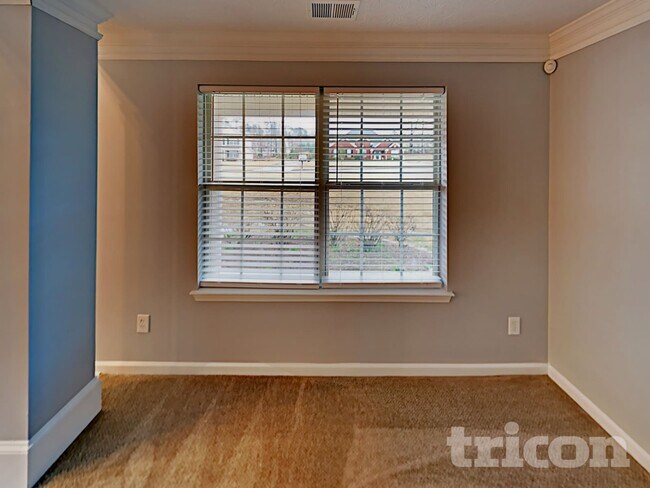 Building Photo - 12755 N Hill Dr