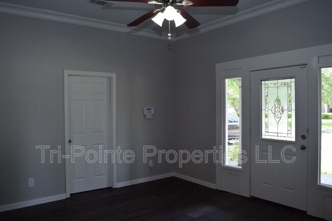 Foto del edificio - 508 N Dallas Ave