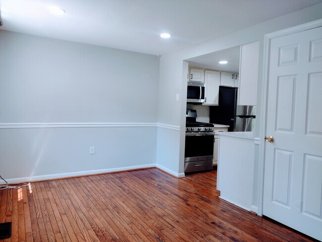 Foto del edificio - 5455 Hildebrand Ct