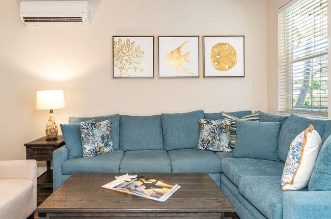 Foto del edificio - Beautiful Fully Furnished, 3 Bed/2 Bath Ka...