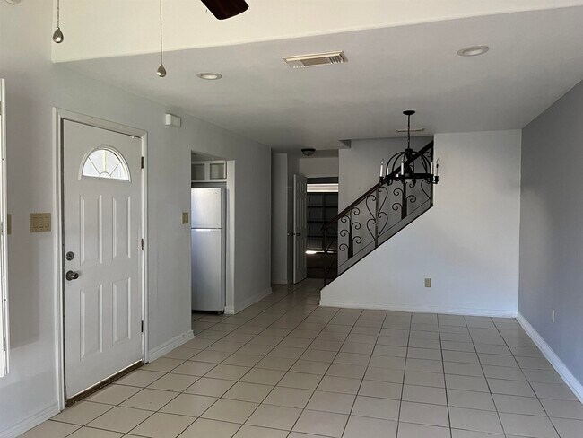 Foto del edificio - 715 Northcreek Dr