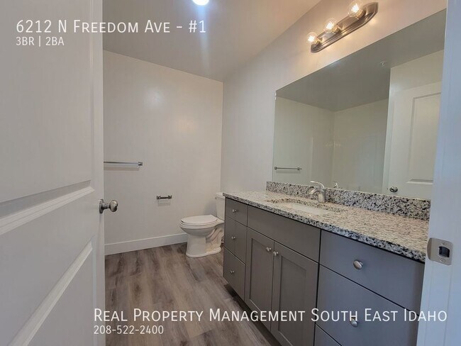 Foto del edificio - New & Modern 3 Bedroom, 1.5 Bathroom Apart...