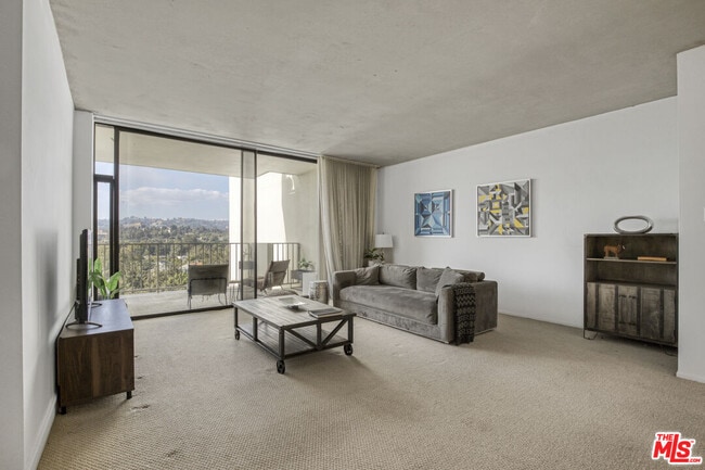 Building Photo - 10433 Wilshire Blvd