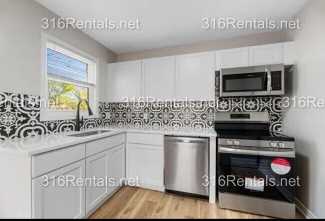 Foto del edificio - $995 - 2 bed 1 bath - COMING SOON! Single Family Home