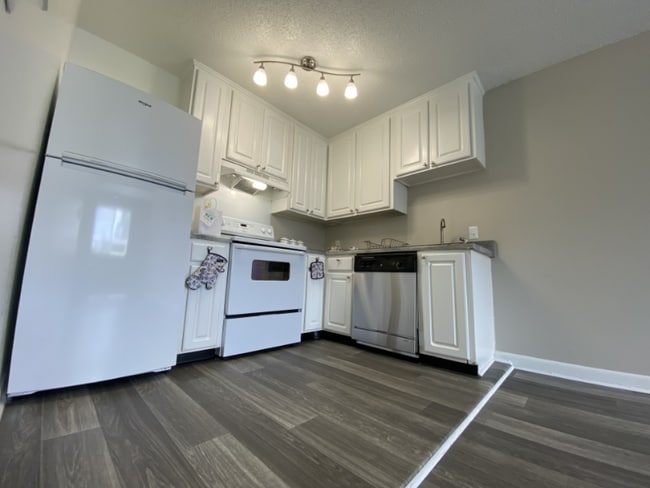 Building Photo - 1005 Hickory Hill Ln