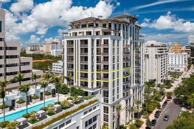 Building Photo - 515 Valencia Ave