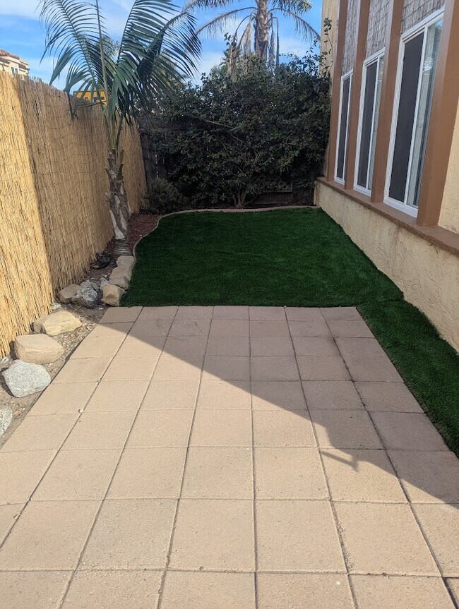 Foto del edificio - 214 Melrose Dr