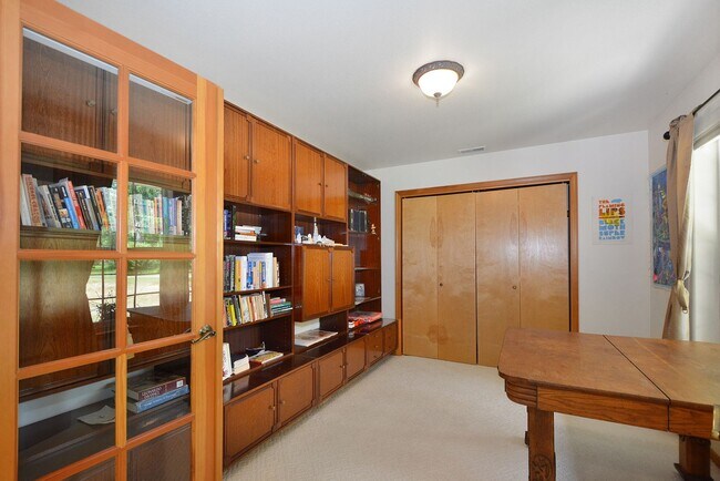 Foto del edificio - Spacious Custom home on 7.7 Acres