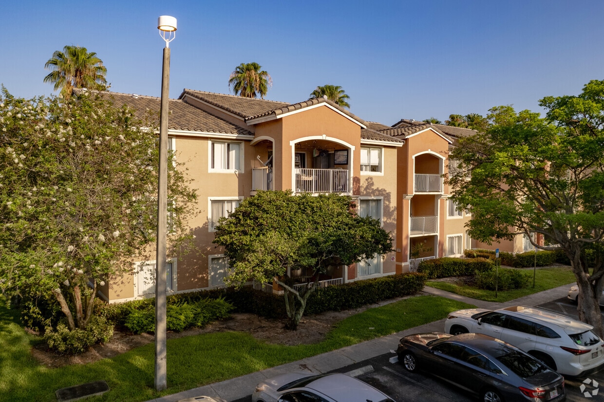 The Residence Of Riviera Palms Apartments in Coconut Creek, FL