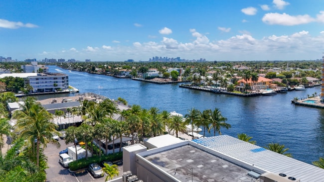 Building Photo - 3020 NE 32nd Ave