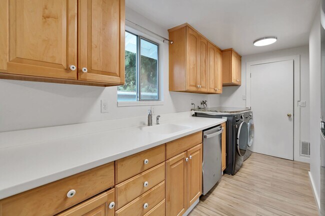 Foto del edificio - Arbor Lake Duplex unit for lease in private setting