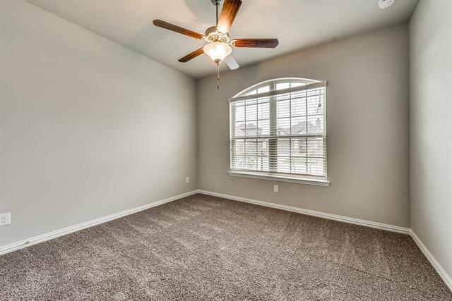 Foto del edificio - 16700 Lincoln Park Ln