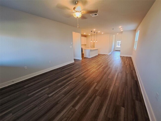 Building Photo - 1720 Purple Martin Dr