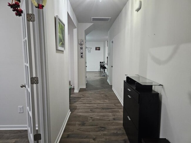 Foto del edificio - 7424 Buckpasser Dr