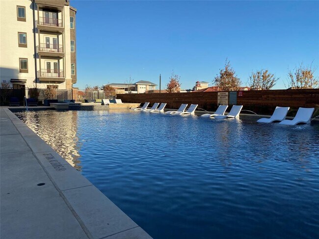 Foto del edificio - 4105 Viridian Village Dr